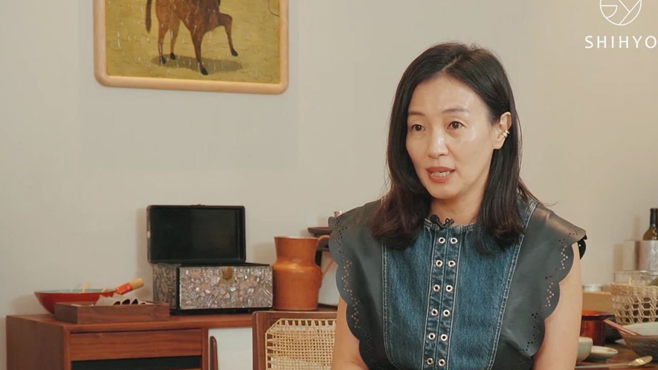 시효 작가 인터뷰(세로)